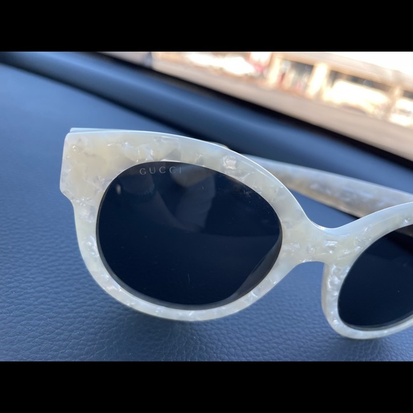Gucci Sunglasses - Picture 4 of 5